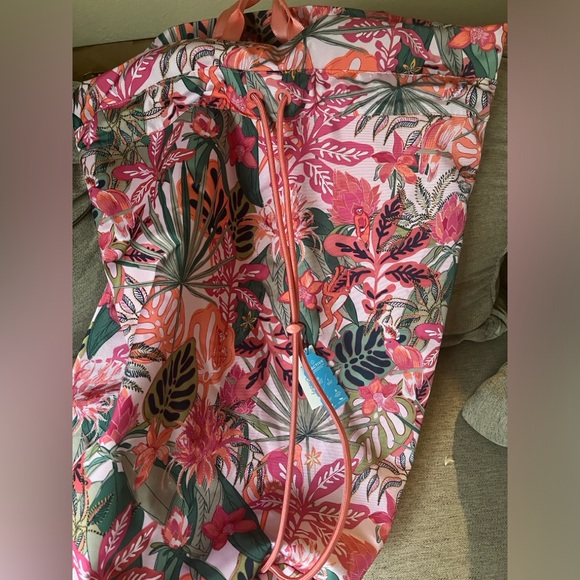 Vera Bradley NWT cinch laundry bag with matching shower caddy - Picture 2 of 4